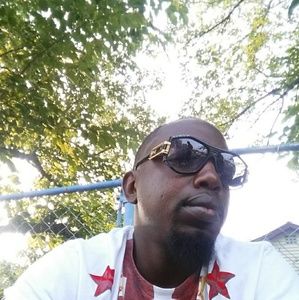 Meet your Posher, Lionel